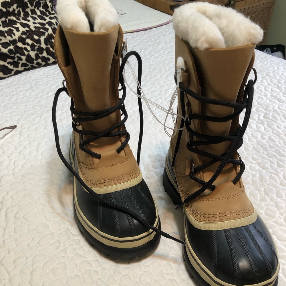 Sorel Women’s Waterproof Boots
Size 7  NWT